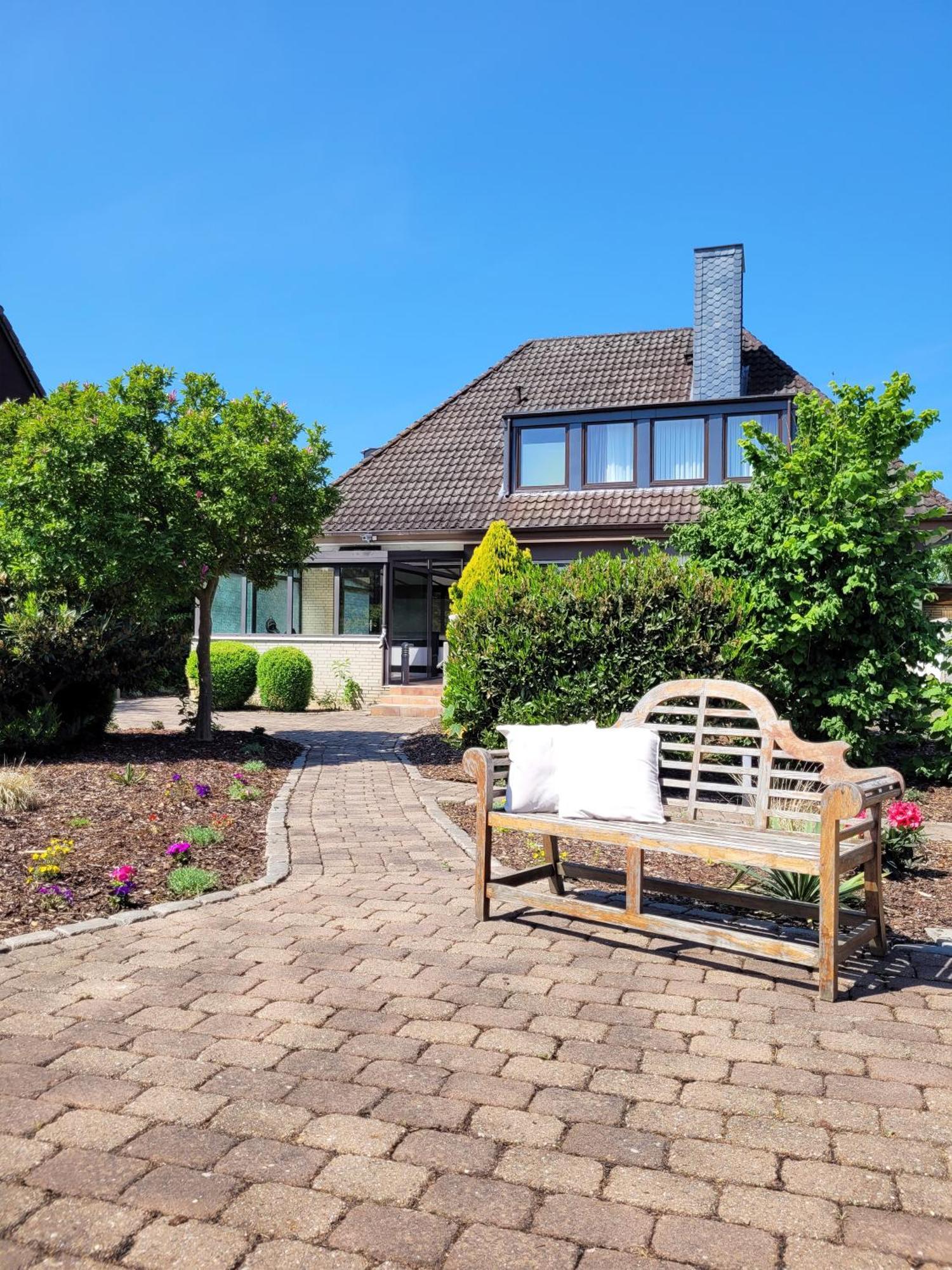 Hochwertige Ferienwohnung Mit Sonnenterrasse & Gartenblick, Nur Wenige Gehminuten Zum Strand Scharbeutz Bagian luar foto