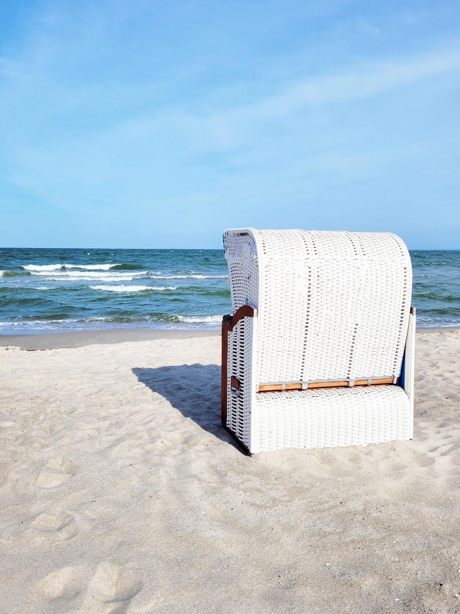 Hochwertige Ferienwohnung Mit Sonnenterrasse & Gartenblick, Nur Wenige Gehminuten Zum Strand Scharbeutz Bagian luar foto